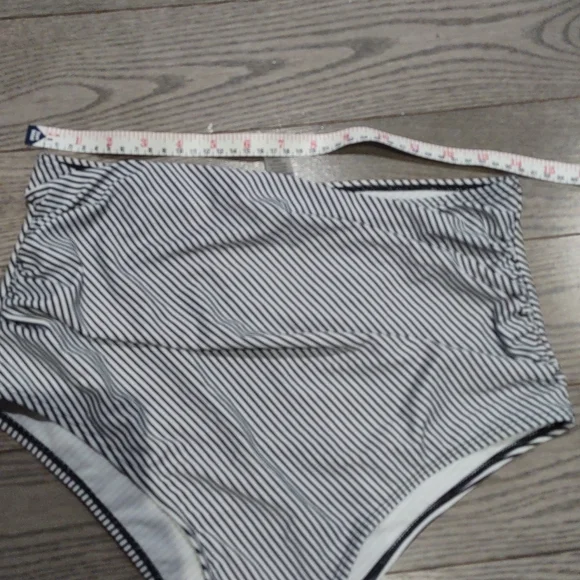 Swimming suit bottom🌼☘️🍀⭐ - Picture 6 of 9